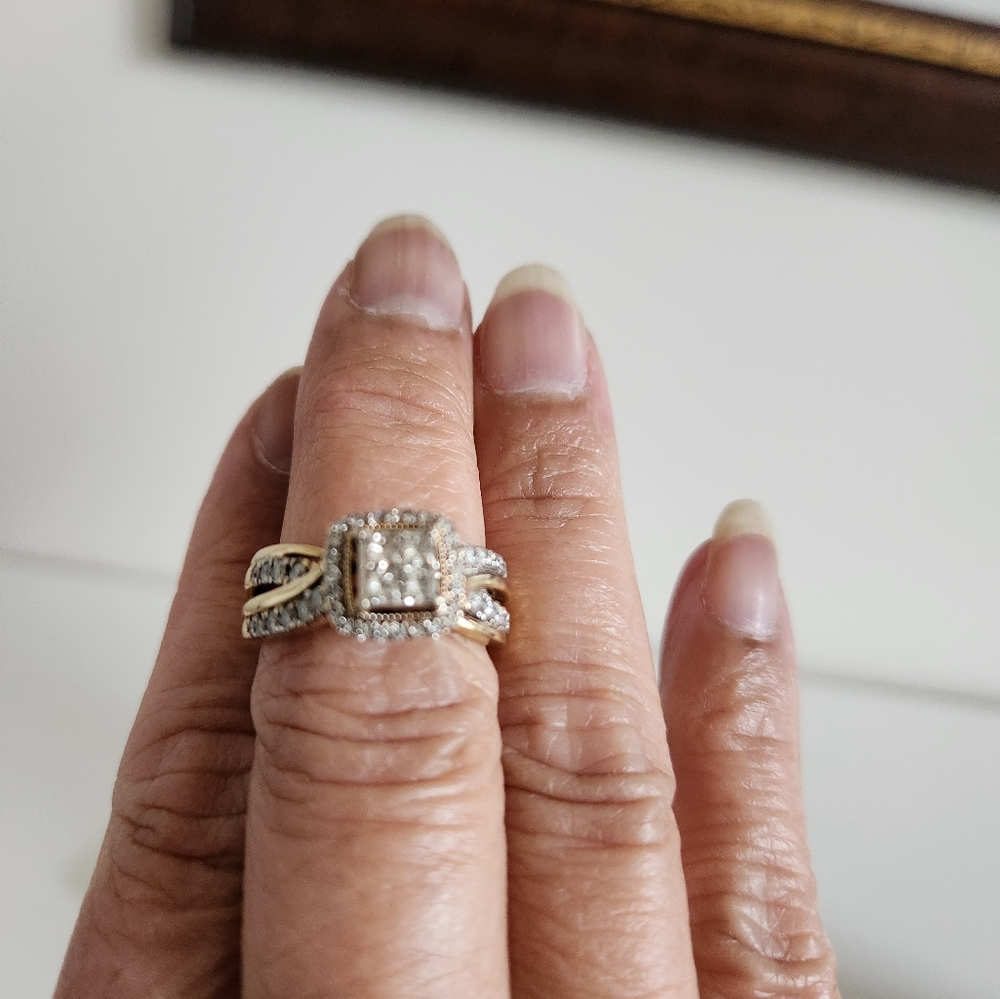 14k Gold Diamond Ring